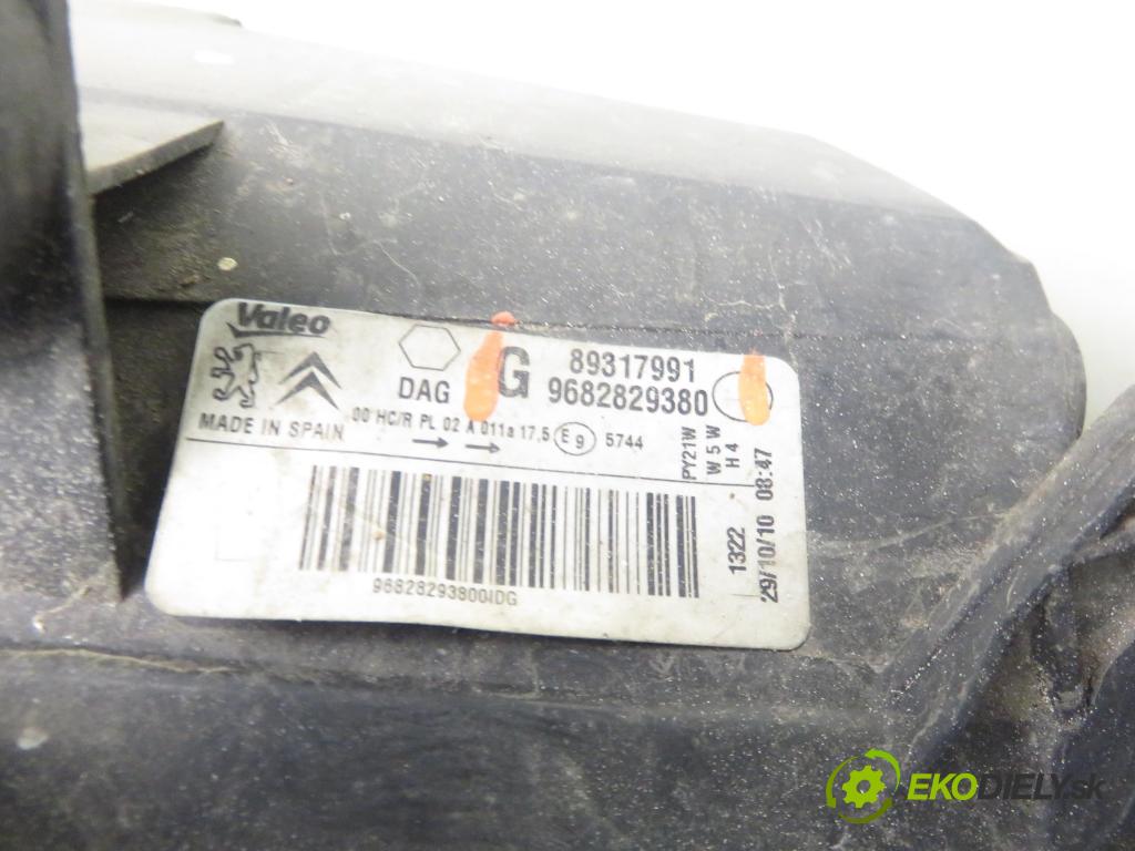 PEUGEOT PARTNER Tepee KOMBIVAN 2010 68,00 1.6 e-HDi 90 8V - 9HP (DV6DTED) 1560,00 světlo LP 9682829380