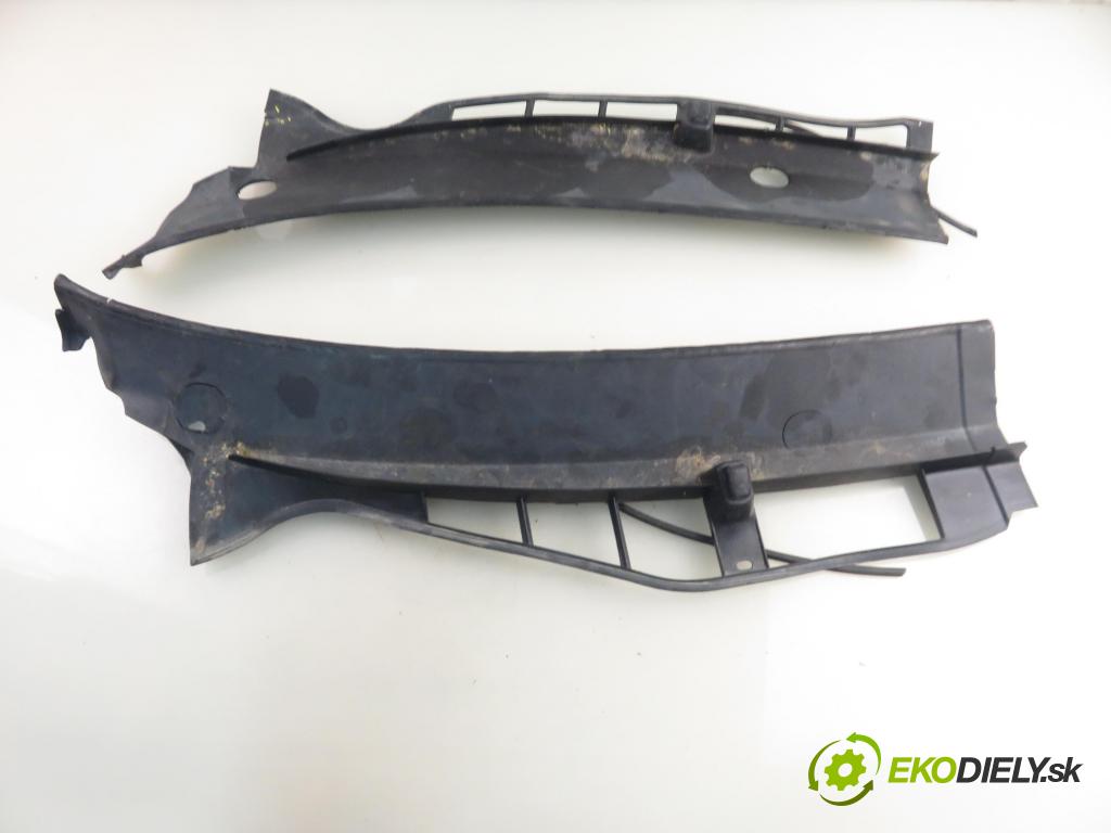 SKODA OCTAVIA I Combi (1U5) KOMBI 2005 66,00 1.9 TDI 90 - ALH 1896,00 Torpédo, plast pod čelné okno 1U0819404C ; 1U0819403C (Torpédo (plast pod čelným sklom))