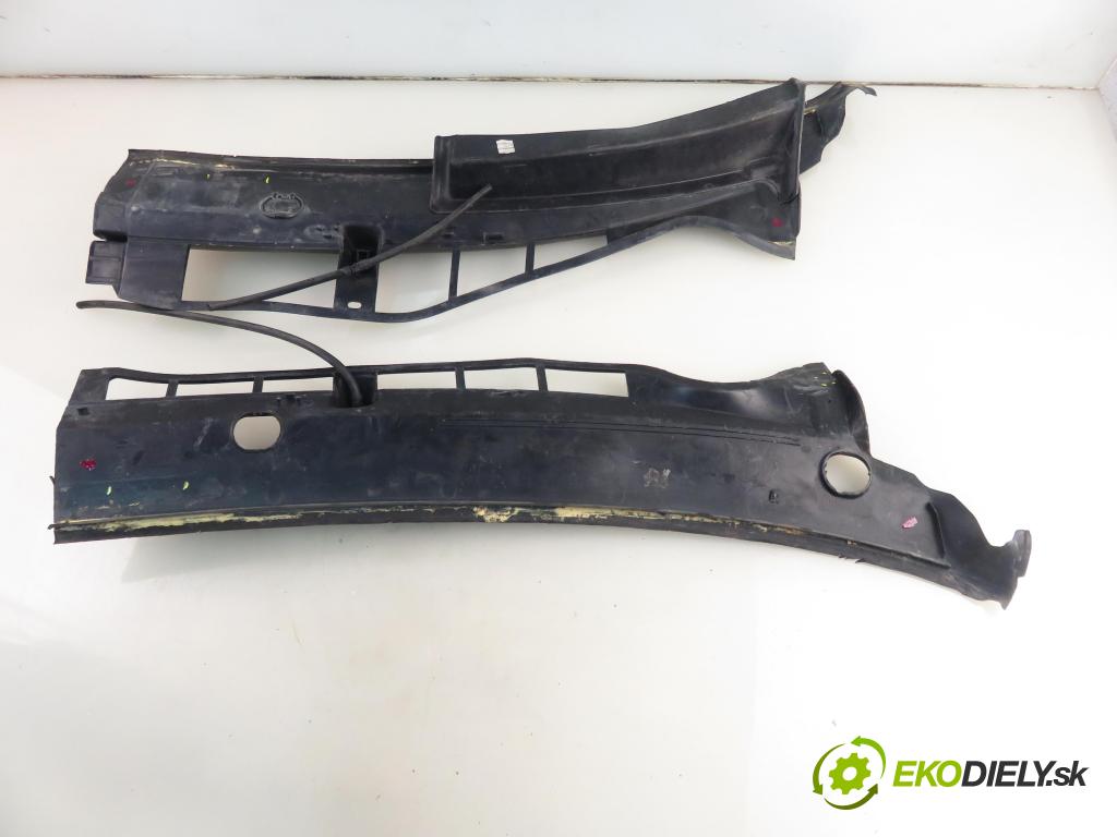 SKODA OCTAVIA I Combi (1U5) KOMBI 2005 66,00 1.9 TDI 90 - ALH 1896,00 Torpédo, plast pod čelné okno 1U0819404C ; 1U0819403C (Torpédo (plast pod čelným sklom))