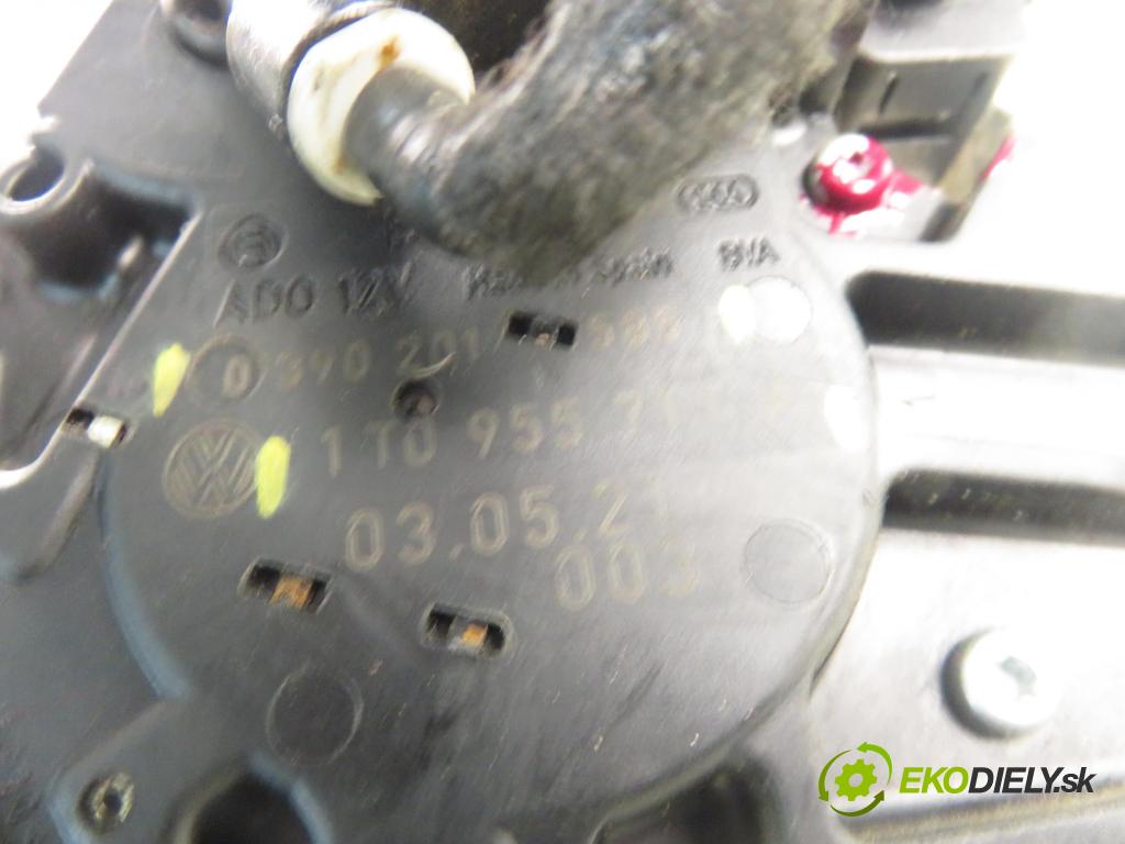 VW TOURAN (1T1, 1T2) MINIVAN 2003 74,00 1.9 TDI PD 100 - AVQ 1896,00 Motorček stierače zadné 1T0955711A ; 0390201585