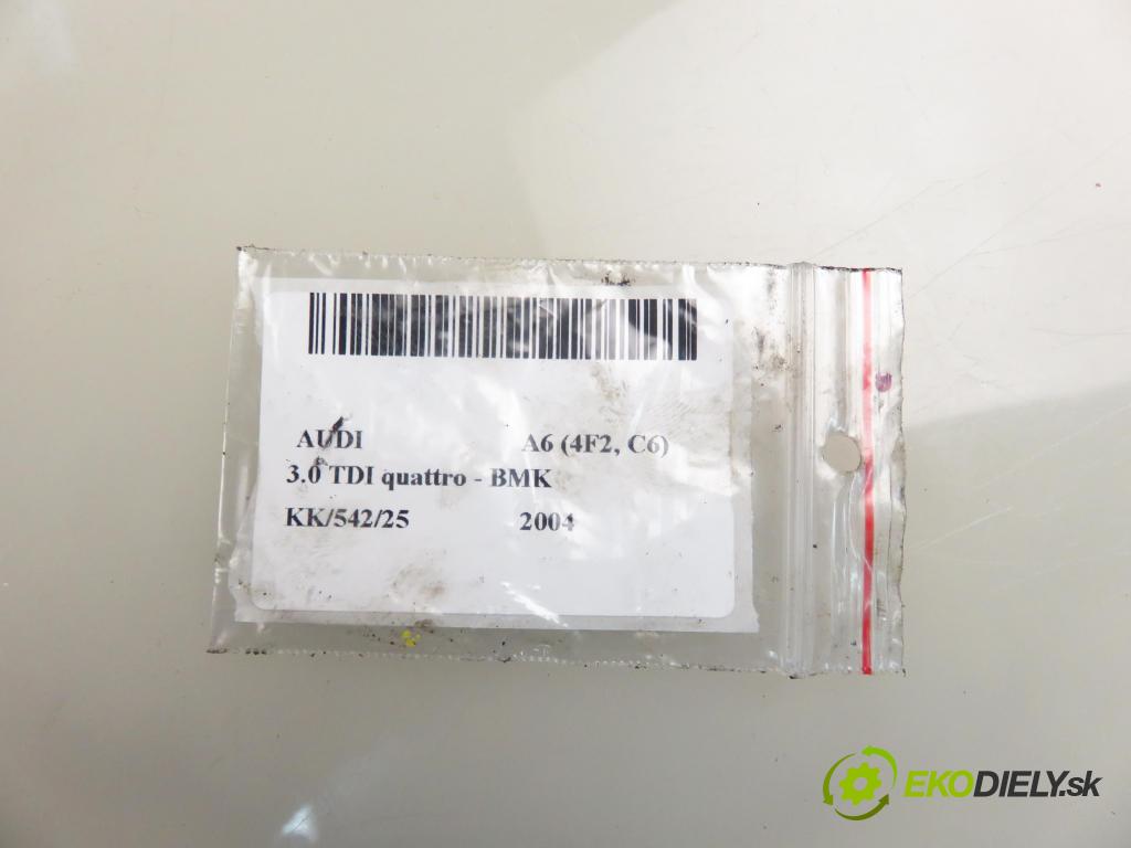 AUDI A6 (4F2, C6) SEDAN 2004 165,00 3.0 TDI quattro - BMK 2967,00 snímač nárazu 5WK43273 ; 1K0909606 (Snímače nárazu)