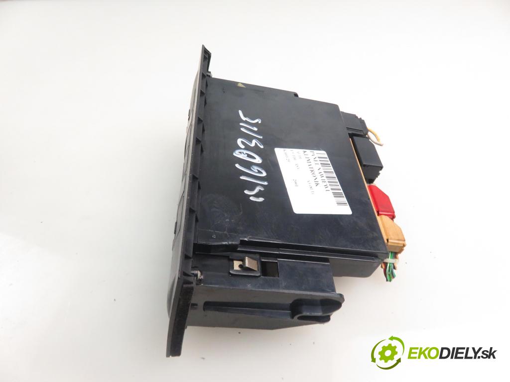 AUDI A3 (8L1) HB 2001 81,00 1.9 TDI - ASV 1896,00 Panel kúrenia KLIMATRONIK 8L0820043H