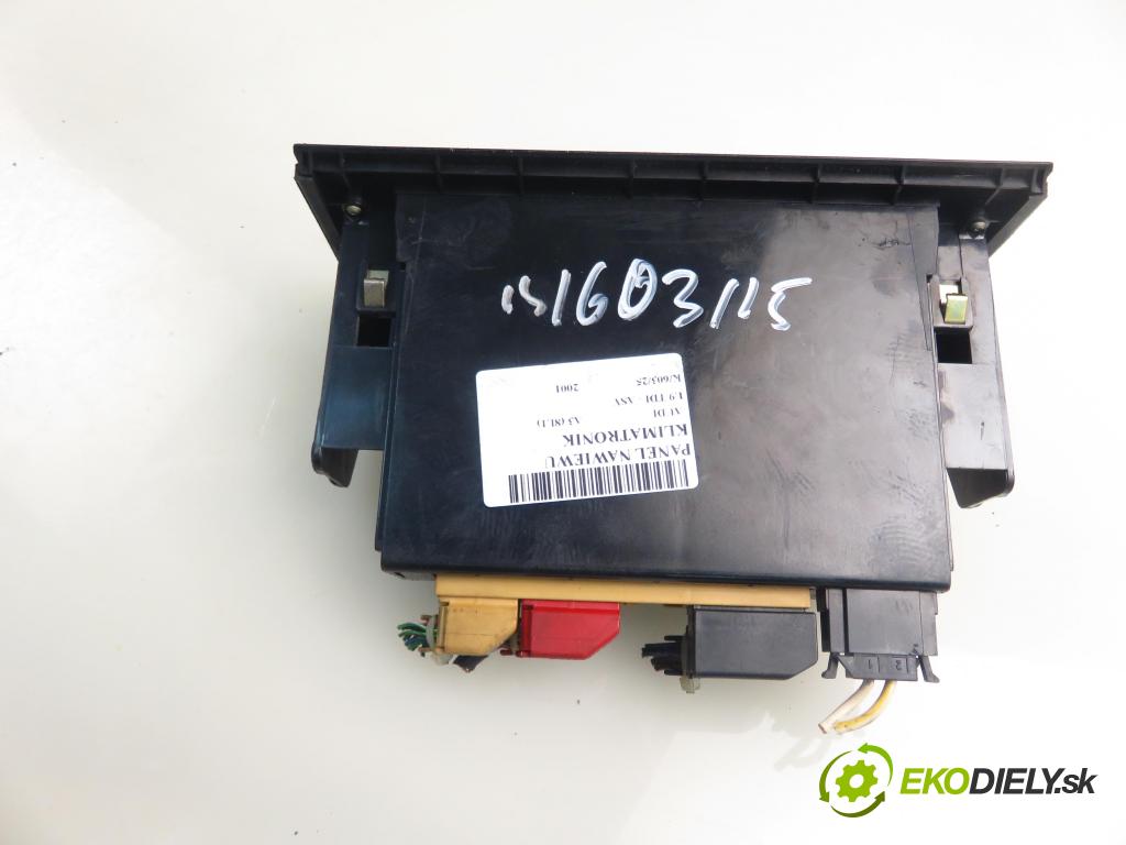 AUDI A3 (8L1) HB 2001 81,00 1.9 TDI - ASV 1896,00 Panel kúrenia KLIMATRONIK 8L0820043H