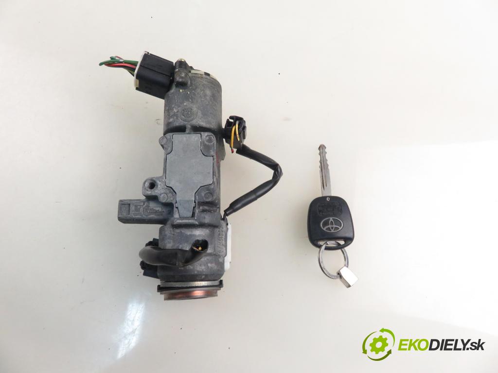 TOYOTA AVENSIS Kombi (_T25_) KOMBI 2005 110,00 2.2 D-4D (ADT251) 150 - 2AD-FTV 2231,00 spinačka 450200504 ; 8978305010 (Spínacia skrinka)