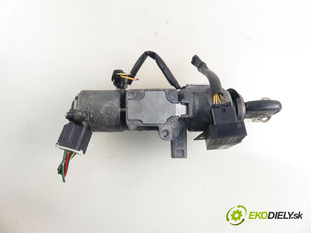 TOYOTA AVENSIS Kombi (_T25_) KOMBI 2005 110,00 2.2 D-4D (ADT251) 150 - 2AD-FTV 2231,00 spinačka 450200504 ; 8978305010 (Spínacia skrinka)