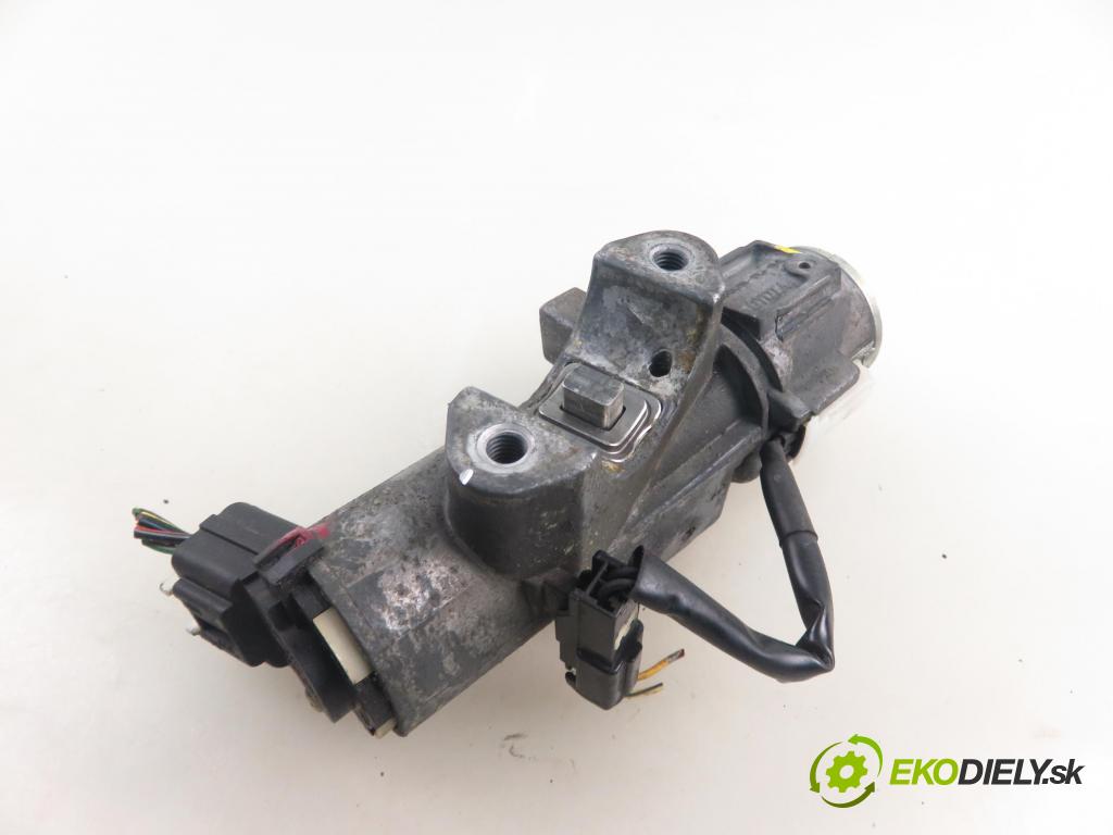 TOYOTA AVENSIS Kombi (_T25_) KOMBI 2005 110,00 2.2 D-4D (ADT251) 150 - 2AD-FTV 2231,00 spinačka 450200504 ; 8978305010 (Spínacia skrinka)