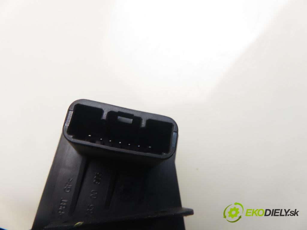 TOYOTA AVENSIS Kombi (_T25_) KOMBI 2005 110,00 2.2 D-4D (ADT251) 150 - 2AD-FTV 2231,00 spinačka 450200504 ; 8978305010 (Spínacia skrinka)