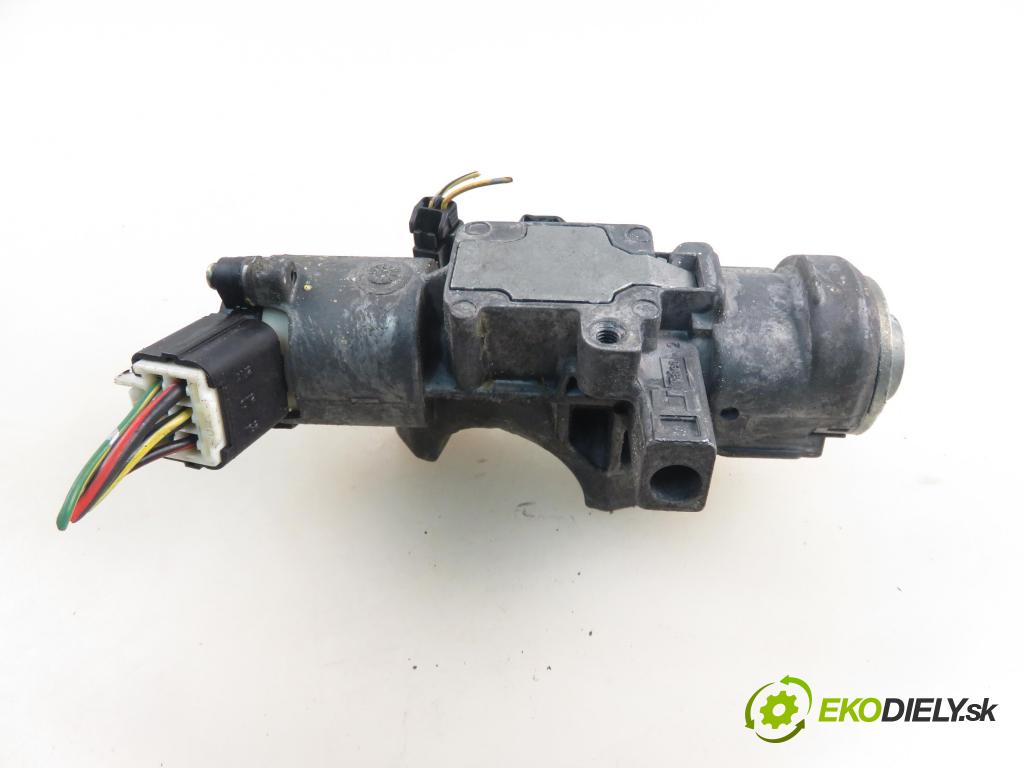 TOYOTA AVENSIS Kombi (_T25_) KOMBI 2005 110,00 2.2 D-4D (ADT251) 150 - 2AD-FTV 2231,00 spinačka 450200504 ; 8978305010 (Spínacia skrinka)