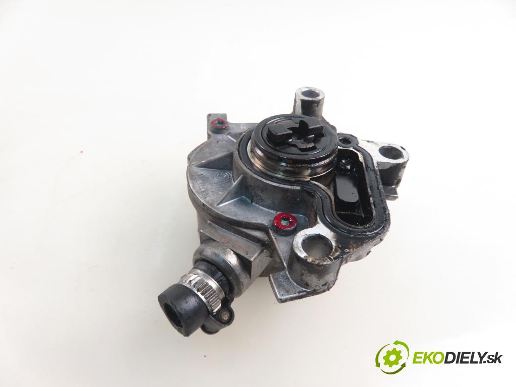 AUDI A3 (8L1) HB 2001 81,00 1.9 TDI - ASV 1896,00 Pumpa vákuová 038145101B