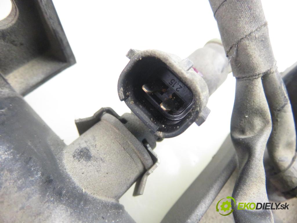 PEUGEOT 301 SEDAN 2013 85,00 1.6 VTi 115 - NFP (EC5) 1587,00 Lišta vstrekovacia 9676869280 ; DEKA74 (Vstrekovacia lišta)
