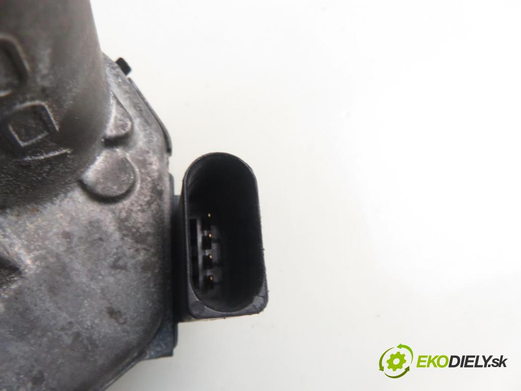 AUDI A6 (4F2, C6) SEDAN 2004 165,00 3.0 TDI quattro - BMK 2967,00 Nastavovač zvod, potrubie A2C53022954 ; 059129086 (Motorček ostatné)