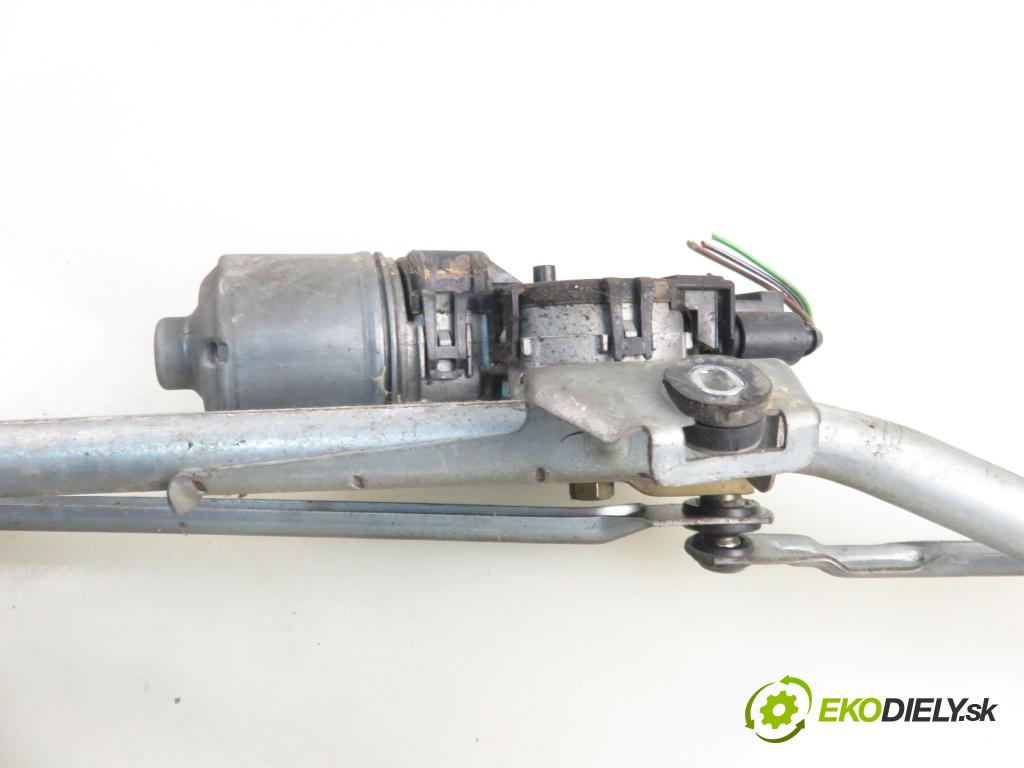 VW PASSAT B5.5 (3B3) SEDAN 2003 74,00 1.9 TDI PD 101 - AVB 1896,00 MECHANISMUS/ motorek stěračů 0390241528 ; 3B1955113D