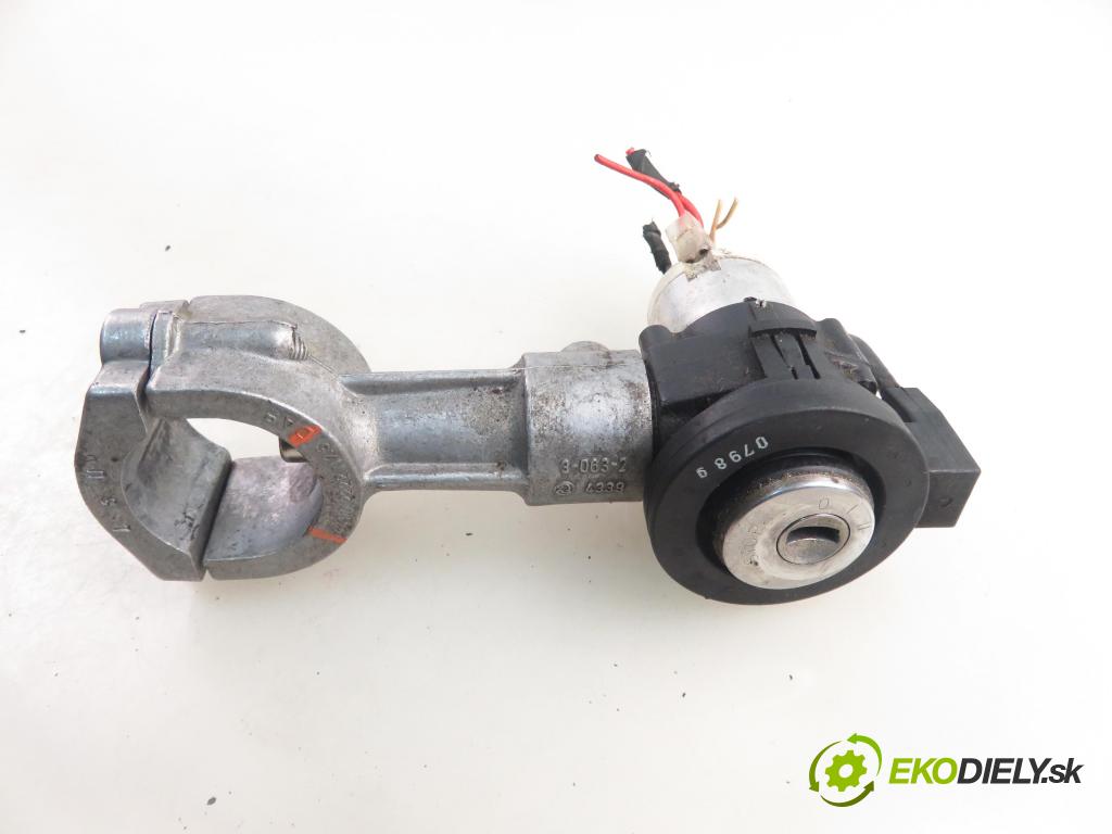 SKODA FELICIA II (6U1) HB 1998 43,00 1.3 - AMJ 1289,00 spinačka 441022221176 (Spínacia skrinka)