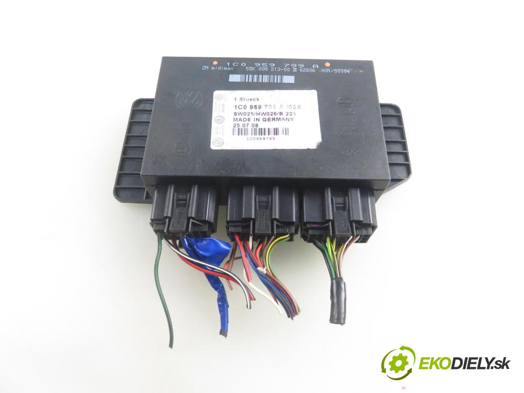 VW PASSAT B5.5 (3B3) SEDAN 2003 74,00 1.9 TDI PD 101 - AVB 1896,00 MODUL komfortu 1C0959799A