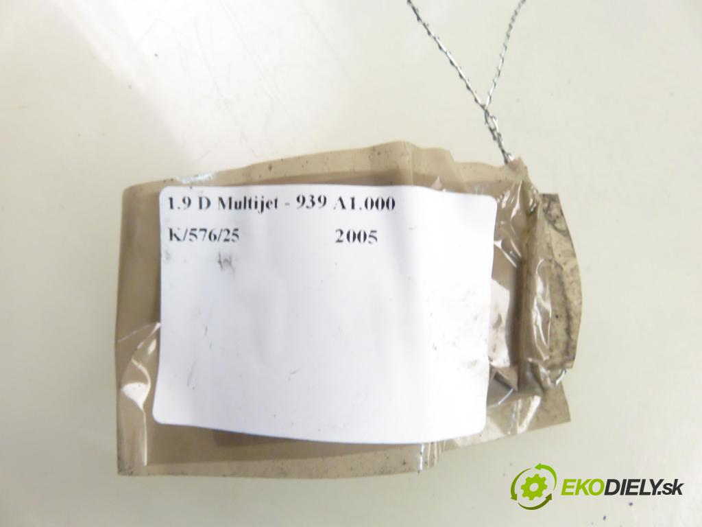 FIAT CROMA (194_) KOMBI 2005 88,00 1.9 D Multijet 120 - 939 A1.000 1910,00 Pumpa servočerpadlo 517713480
