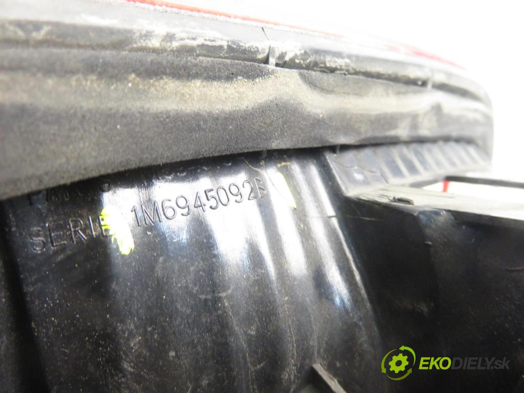 SEAT LEON (1M1) HB 2004 81,00 1.9 TDI - AHF 1896,00 Svetlo pravé zadné kufor 1M6945092B