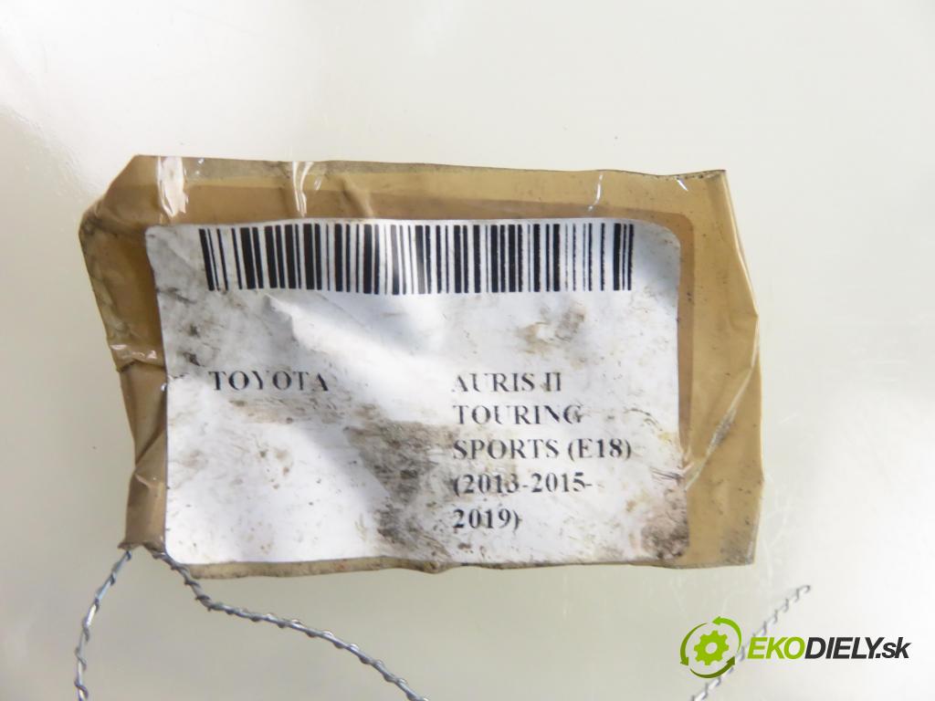 TOYOTA AURIS TOURING SPORTS (_E18_) KOMBI 2013 97,00 1.6 Valvematic 132 - 1ZR-FAE 1598,00 pumpa paliva