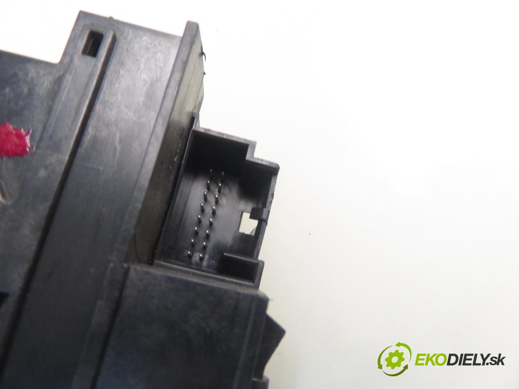 VW PASSAT B6 (3C2) SEDAN 2007 103,00 2.0 TDI - BMP 1968,00 spinačka 3C0905843Q (Spínacia skrinka)