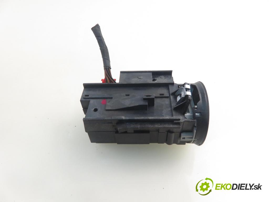 VW PASSAT B6 (3C2) SEDAN 2007 103,00 2.0 TDI - BMP 1968,00 spinačka 3C0905843Q (Spínacia skrinka)