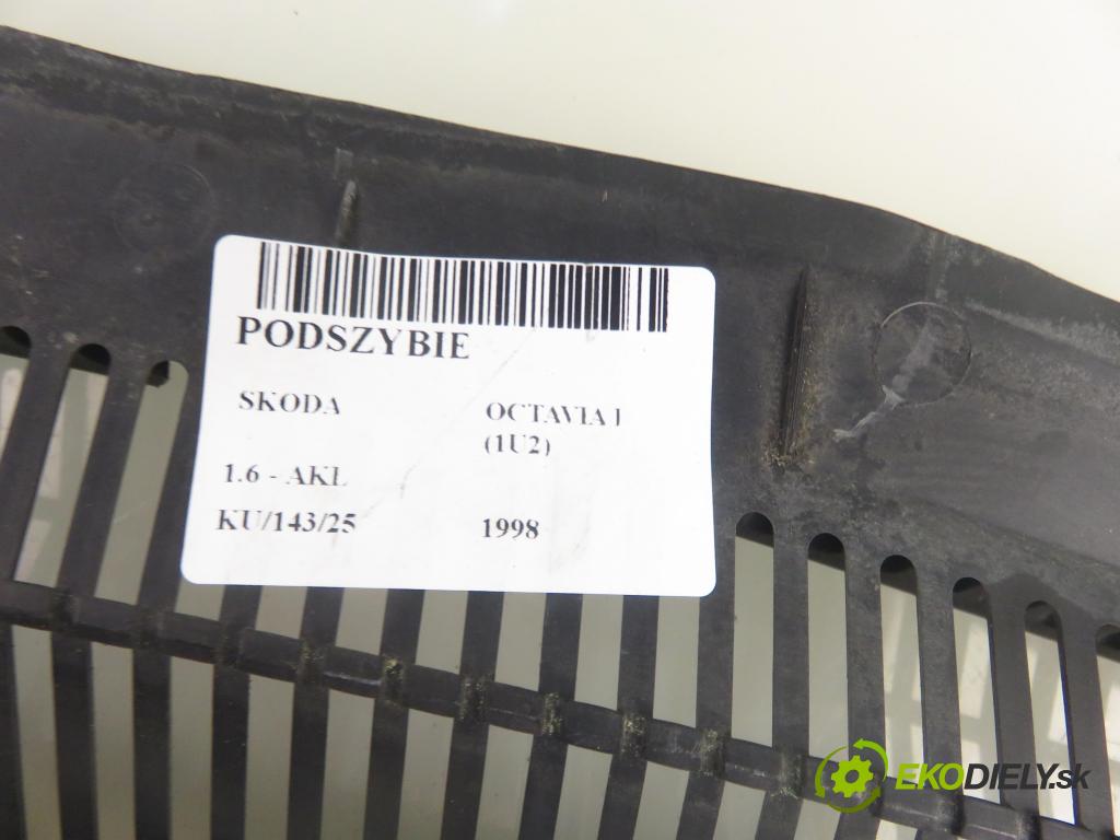 SKODA OCTAVIA I (1U2) LIFTBACK 1998 74,00 1.6 - AKL 1595,00 torpédo plast pod čelní okno 1U1819415 ; 1U1819416 (Torpéda)