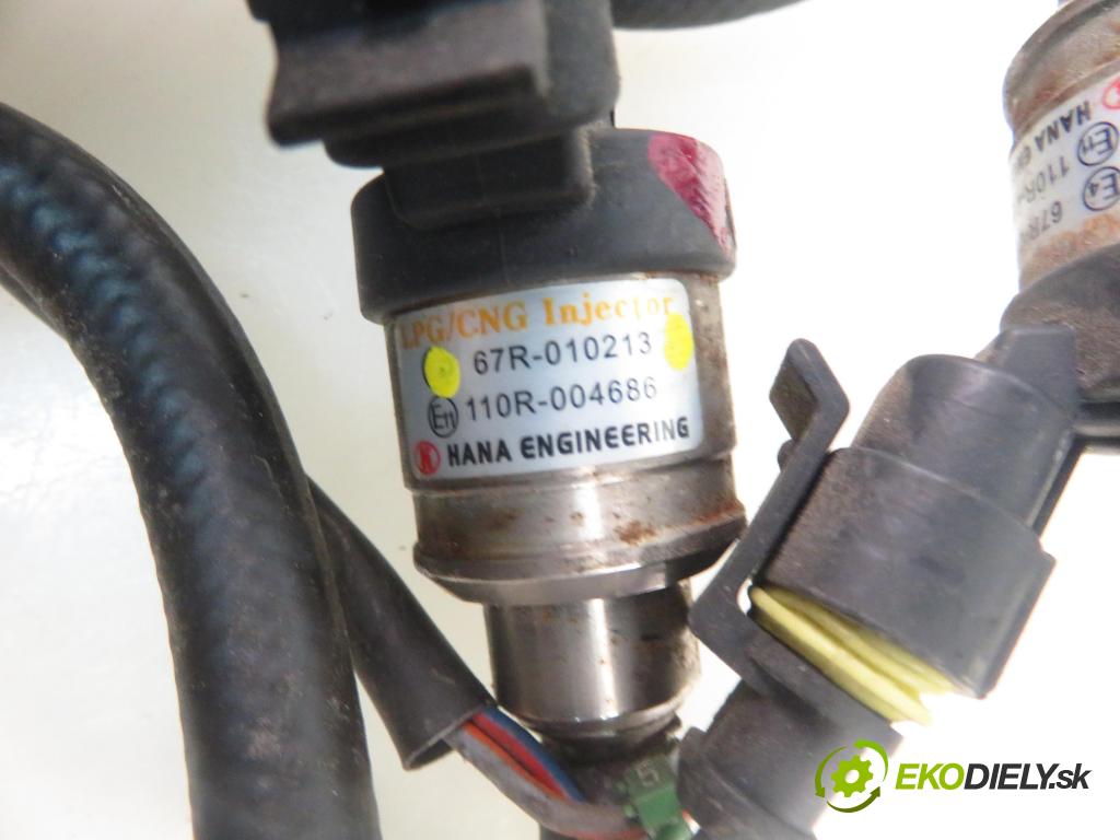 BMW 5 (E60) SEDAN 2004 125,00 520 i - 170 M54 B22 (226S1) 2171,00 Lišta vstrekovacia LPG 67R010213 ; H2001