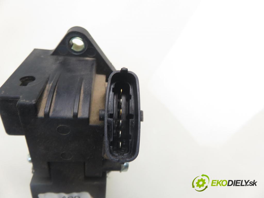 KIA SORENTO I (JC) SUV 2007 125,00 2.5 CRDi 170 - D4CB 2497,00 Potenciometer plynu 351904X600 (Potenciometer plynového pedálu)