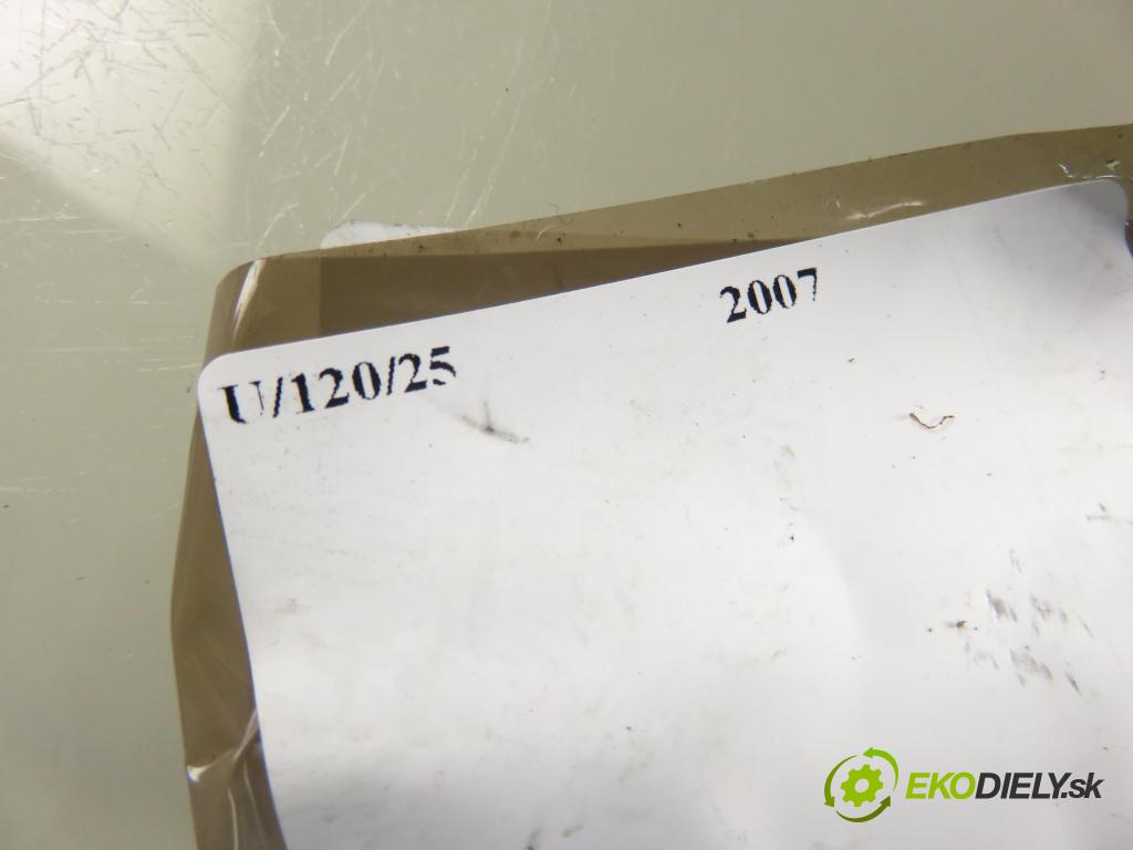 KIA SORENTO I (JC) SUV 2007 125,00 2.5 CRDi 170 - D4CB 2497,00 Potenciometer plynu 351904X600 (Potenciometer plynového pedálu)