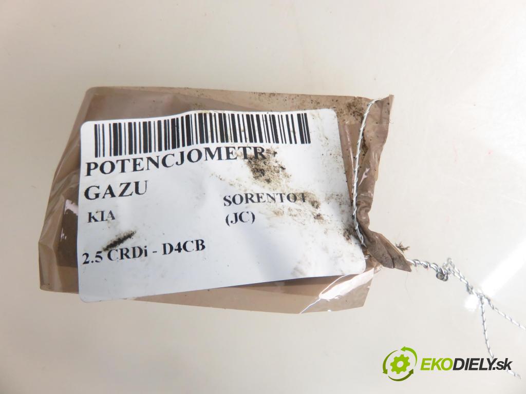 KIA SORENTO I (JC) SUV 2007 125,00 2.5 CRDi 170 - D4CB 2497,00 Potenciometer plynu 351904X600 (Potenciometer plynového pedálu)