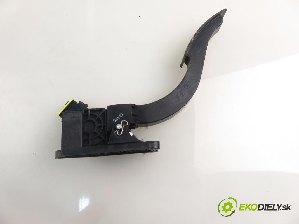 KIA SORENTO I (JC) SUV 2007 125,00 2.5 CRDi 170 - D4CB 2497,00 Potenciometer plynu 351904X600 (Potenciometer plynového pedálu)