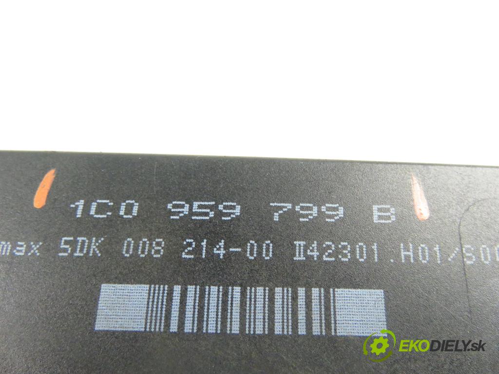 VW GOLF IV Variant (1J5) KOMBI 2001 85,00 1.9 TDI PD 115 - AJM 1896,00 MODUL komfortu 1C0959799B ; 5DK00821400