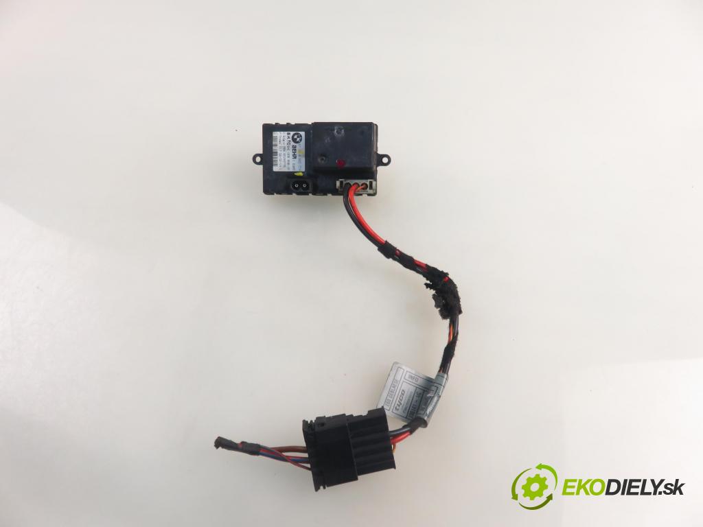 BMW 5 (E60) SEDAN 2004 125,00 520 i - 170 M54 B22 (226S1) 2171,00 rezistor / reostat kúrenia 6937774