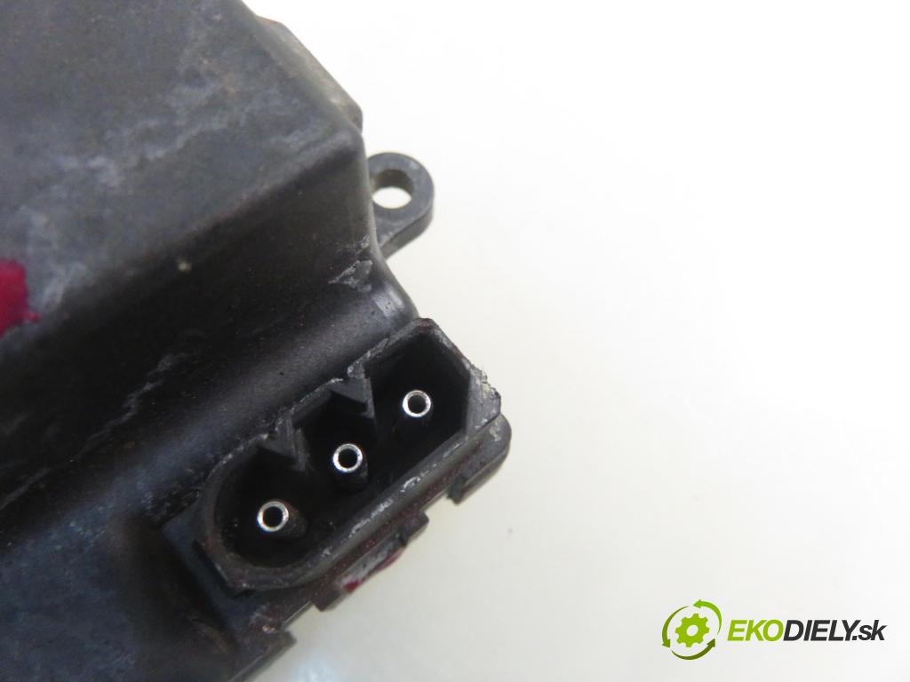 BMW 5 (E60) SEDAN 2004 125,00 520 i - 170 M54 B22 (226S1) 2171,00 rezistor / reostat kúrenia 6937774