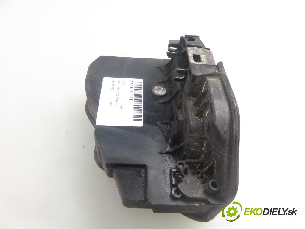 BMW 5 (E60) SEDAN 2004 125,00 520 i - 170 M54 B22 (226S1) 2171,00 zámok PPE 7036170