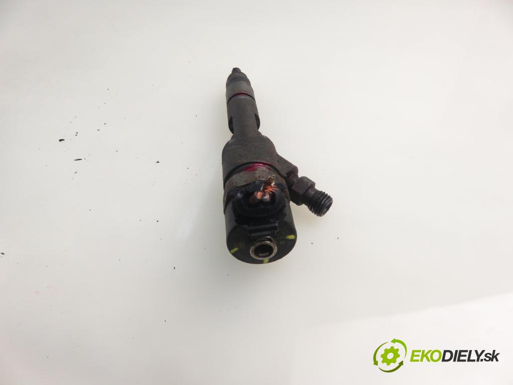 RENAULT LAGUNA II Grandtour (KG0/1_) KOMBI 2007 88,00 1.9 dCi 120 - F9Q 750 1870,00 vstrekovač 8200389369 ; 0445110230 (Vstrekovač paliva)