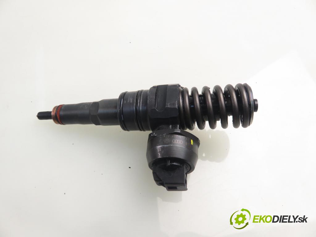 VW CADDY III Variant (2KB, 2KJ, 2CB, 2CJ) KOMBIVAN 2005 77,00 1.9 TDI - BJB 1896,00 Vstrekovač 038130073AG ; 0414720215 (Vstrekovač paliva)