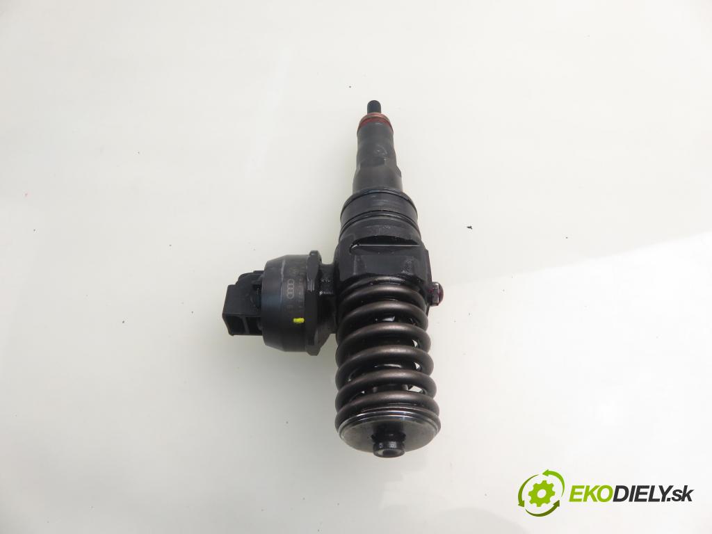 VW CADDY III Variant (2KB, 2KJ, 2CB, 2CJ) KOMBIVAN 2005 77,00 1.9 TDI - BJB 1896,00 Vstrekovač 038130073AG ; 0414720215 (Vstrekovač paliva)