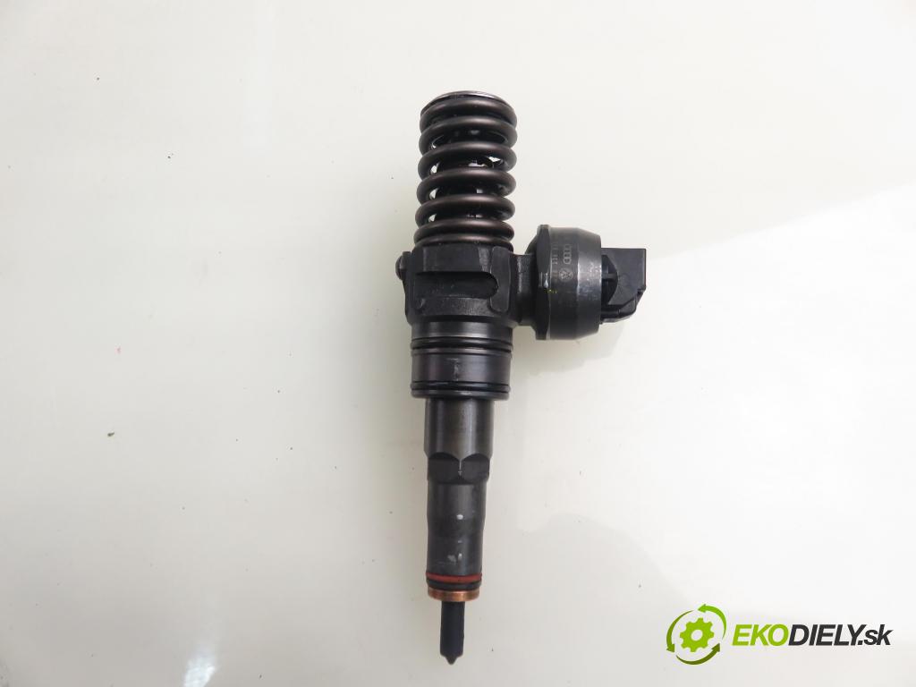 VW CADDY III Variant (2KB, 2KJ, 2CB, 2CJ) KOMBIVAN 2005 77,00 1.9 TDI - BJB 1896,00 Vstrekovač 038130073AG ; 0414720215 (Vstrekovač paliva)