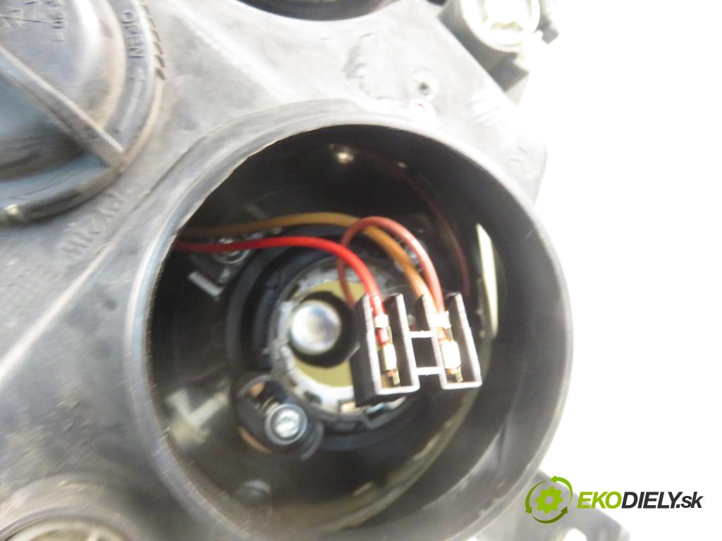 VW POLO (9N_) HB 2002 47,00 1.2 12V 64 - AZQ 1198,00 světlo PP BRAK