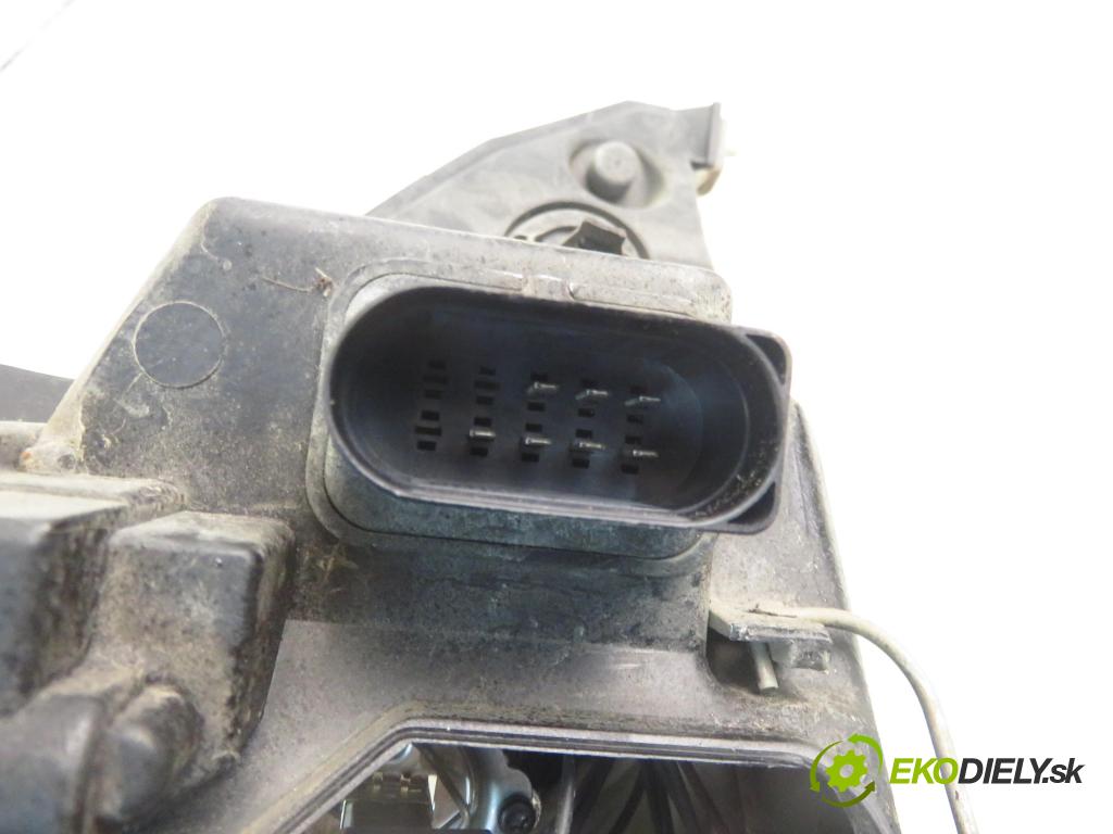FORD FOCUS (DAW, DBW) HB 2002 74,00 1.6 16V 100 - FYDA 1596,00 světlo LP 2M5113W030BD