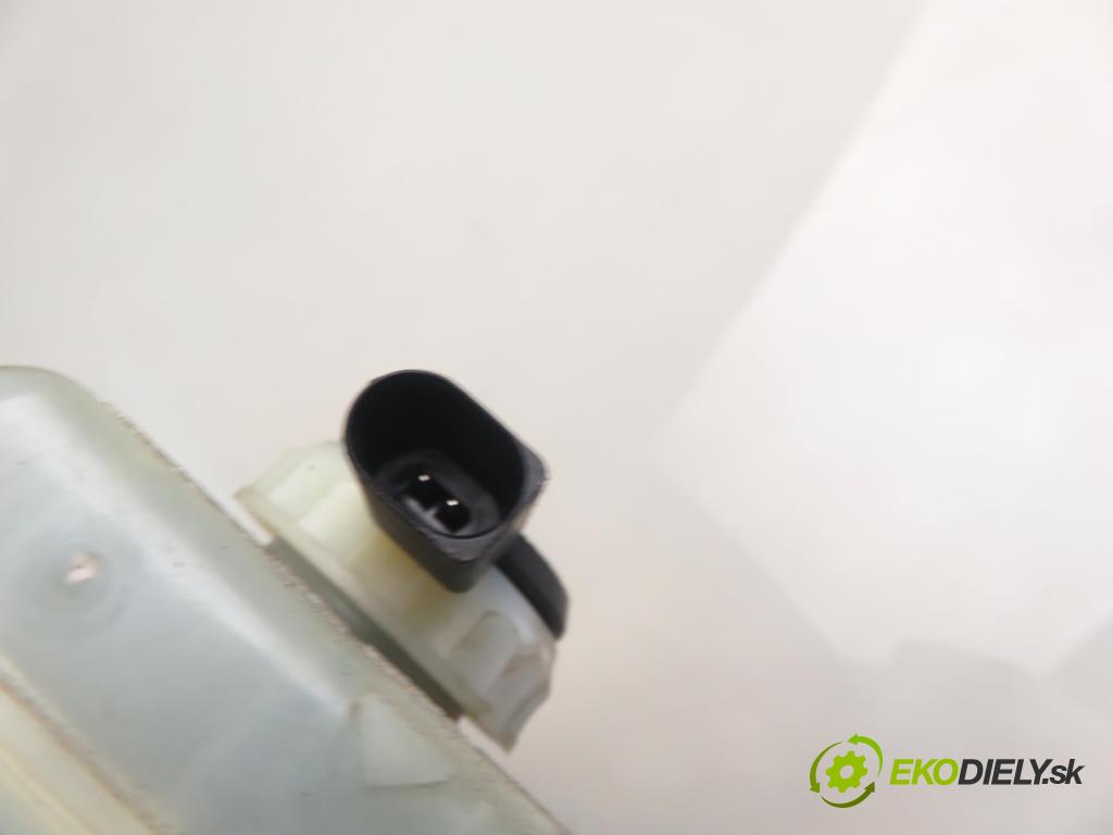 AUDI A4 Avant (8K5, B8) KOMBI 2009 118,00 1.8 TFSI - CDHB 1798,00 Posilovač 8K0612103K (Servočerpadlo)