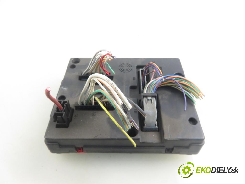 RENAULT MEGANE I (BA0/1_) HB 2001 70,00 1.4 16V 95 - K4J 750 1390,00 MODUL BSI 8200029340B ; S108502510F