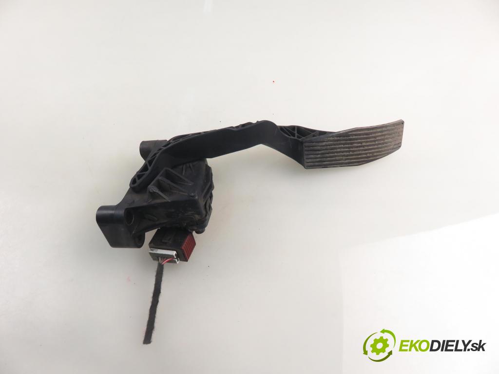 OPEL ZAFIRA A Nadwozie Wielkopojemne (MPV) (T98)  MINIVAN 2003 74,00 2.0 DTI 16V 101 - Y 20 DTH 1995,00 potenciometr plynového pedálu 9202341BT ; 6PV00811400 (Pedály)