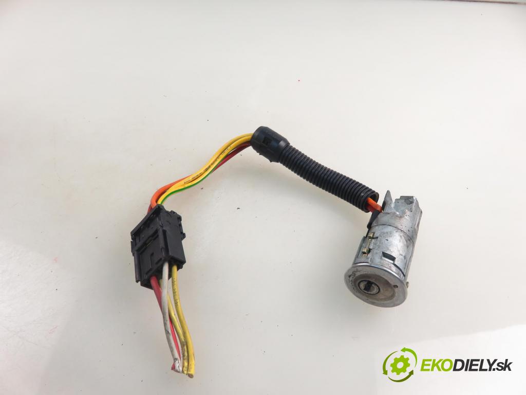 RENAULT MEGANE I (BA0/1_) HB 2001 70,00 1.4 16V 95 - K4J 750 1390,00 spinačka  (Spínacia skrinka)