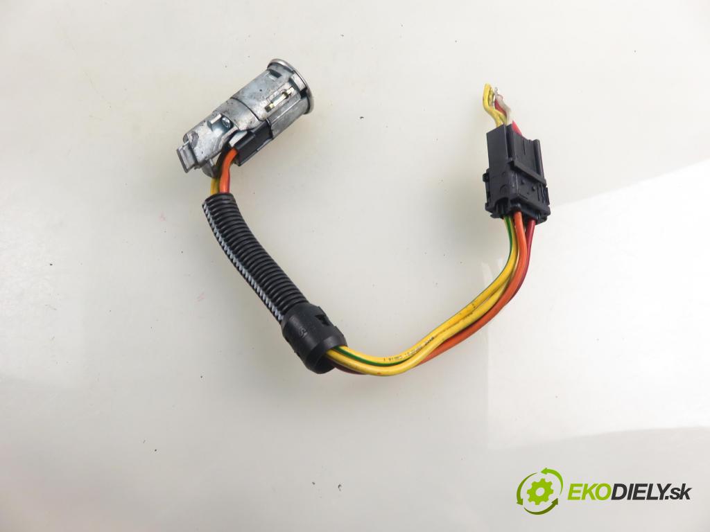 RENAULT MEGANE I (BA0/1_) HB 2001 70,00 1.4 16V 95 - K4J 750 1390,00 spinačka  (Spínacia skrinka)