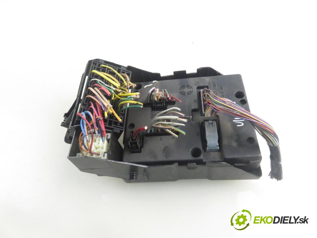 RENAULT SCENIC I (JA0/1_) MINIVAN 2002 75,00 1.9 dCi 102 - F9Q 732 1870,00 MODUL BSI 8200029342B ; S108502610G