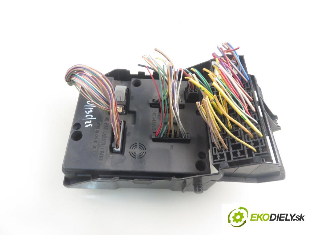 RENAULT SCENIC I (JA0/1_) MINIVAN 2002 75,00 1.9 dCi 102 - F9Q 732 1870,00 MODUL BSI 8200029342B ; S108502610G
