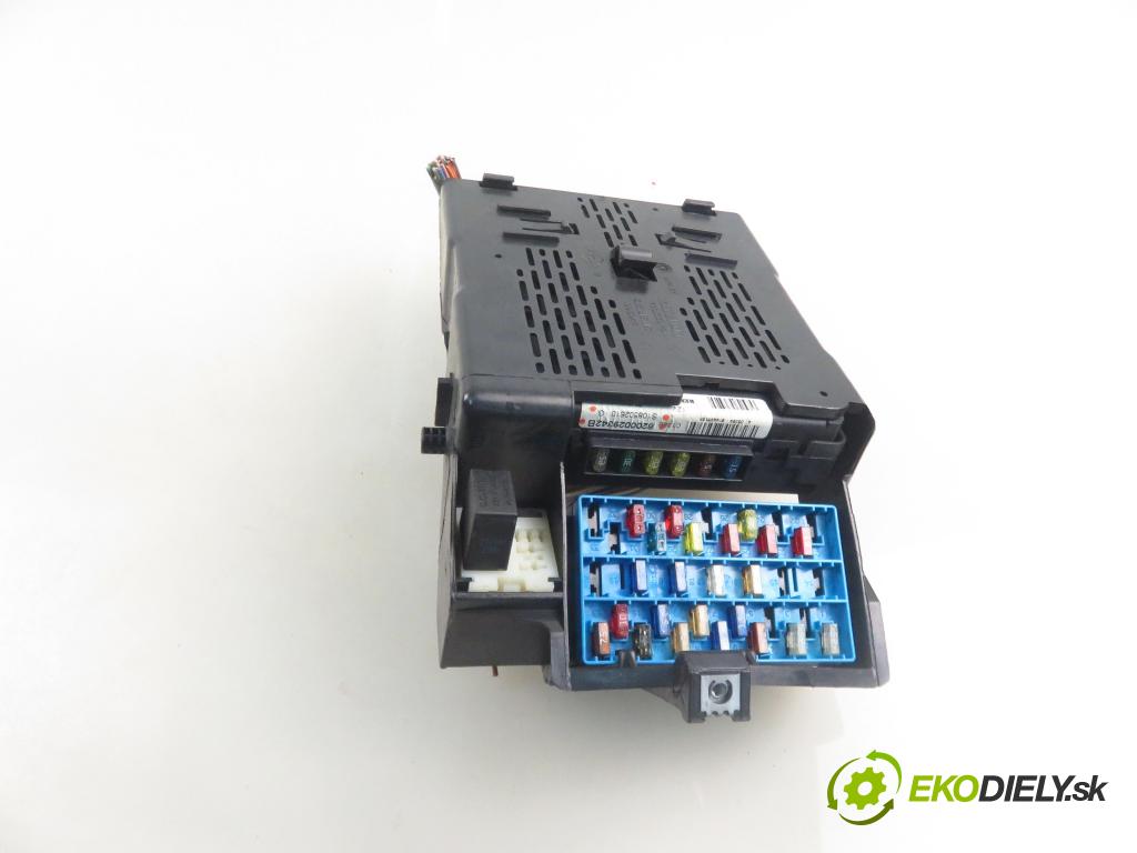 RENAULT SCENIC I (JA0/1_) MINIVAN 2002 75,00 1.9 dCi 102 - F9Q 732 1870,00 MODUL BSI 8200029342B ; S108502610G