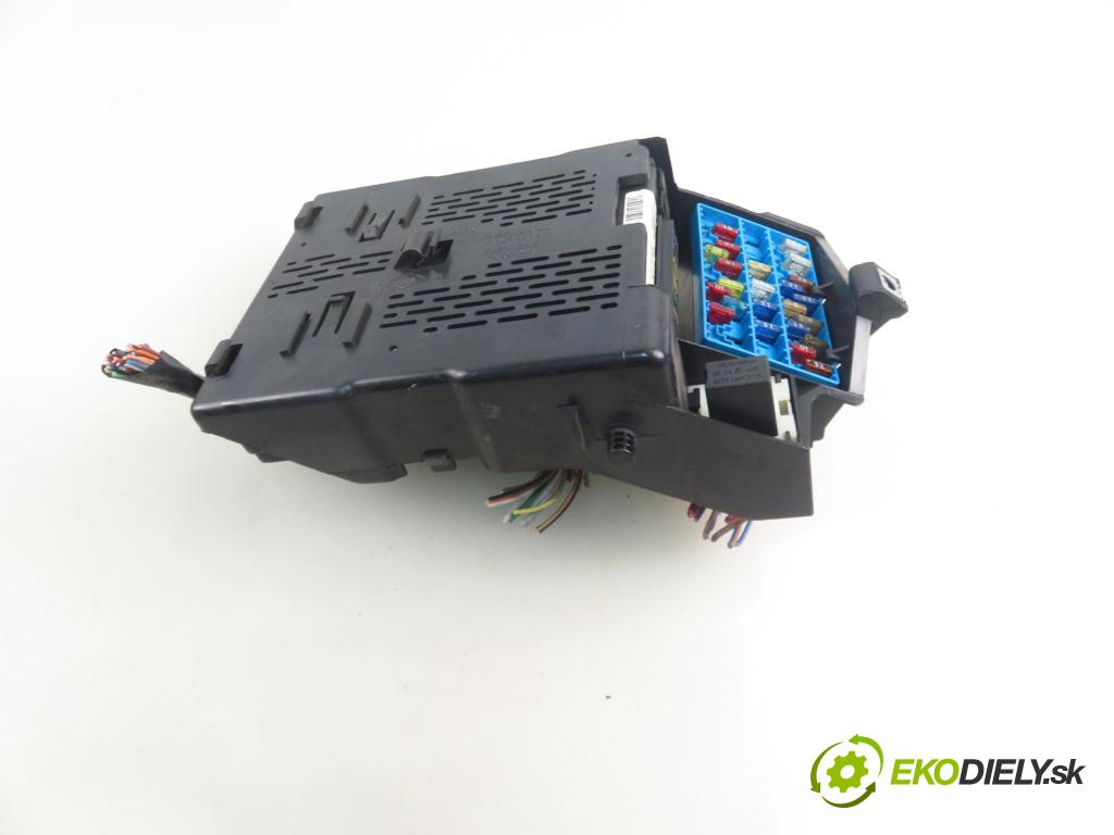 RENAULT SCENIC I (JA0/1_) MINIVAN 2002 75,00 1.9 dCi 102 - F9Q 732 1870,00 MODUL BSI 8200029342B ; S108502610G