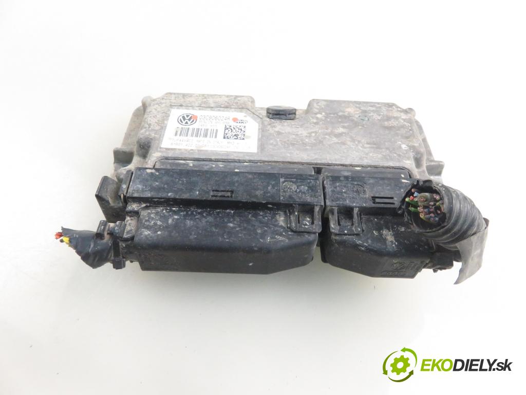 SKODA ROOMSTER (5J) KOMBIVAN 2009 63,00 1.4 - BXW 1390,00 Riadiaca jednotka Motor 03C906024R