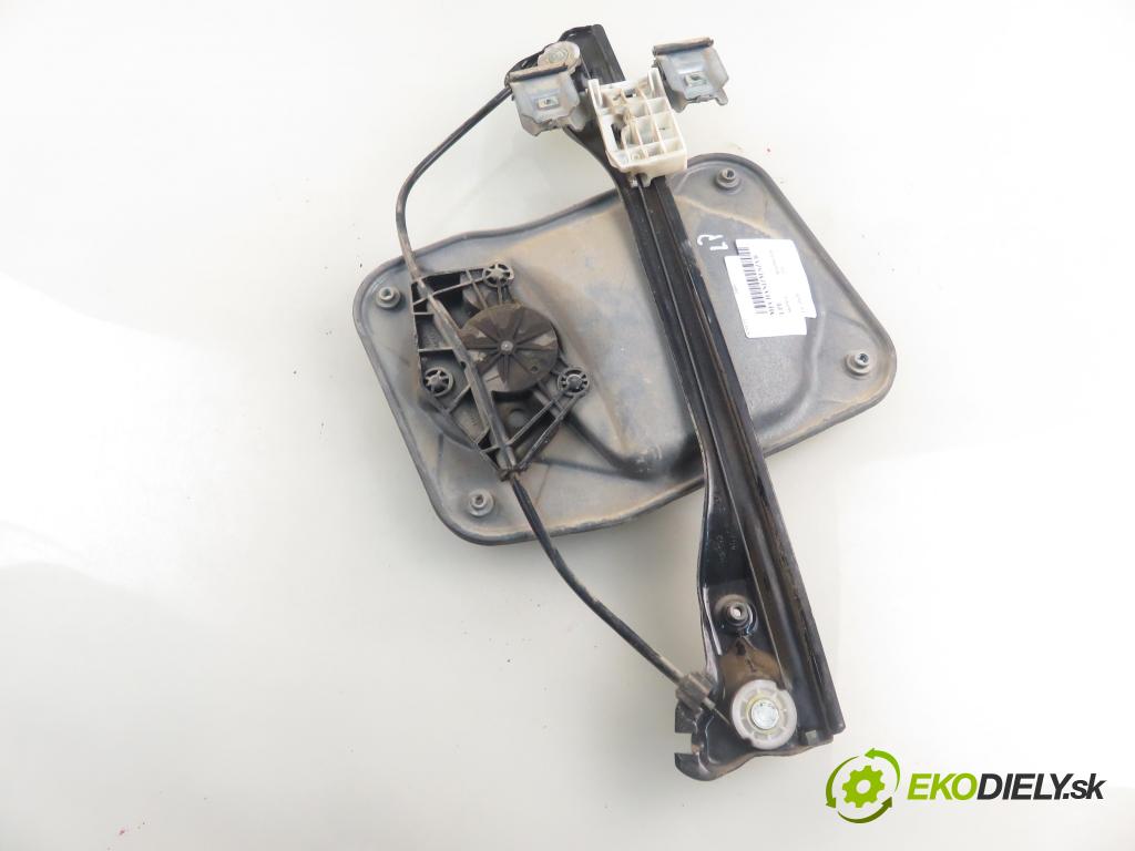 SKODA ROOMSTER (5J) KOMBIVAN 2009 63,00 1.4 - BXW 1390,00 mechanismus oken 5J7837401D ; 6Q2959802F
